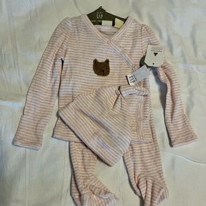 NWT Baby Gap 3 piece set